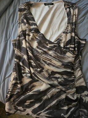 Cable & Gauge Black and Cream Draped Faux-Wrap Sleeveless Top